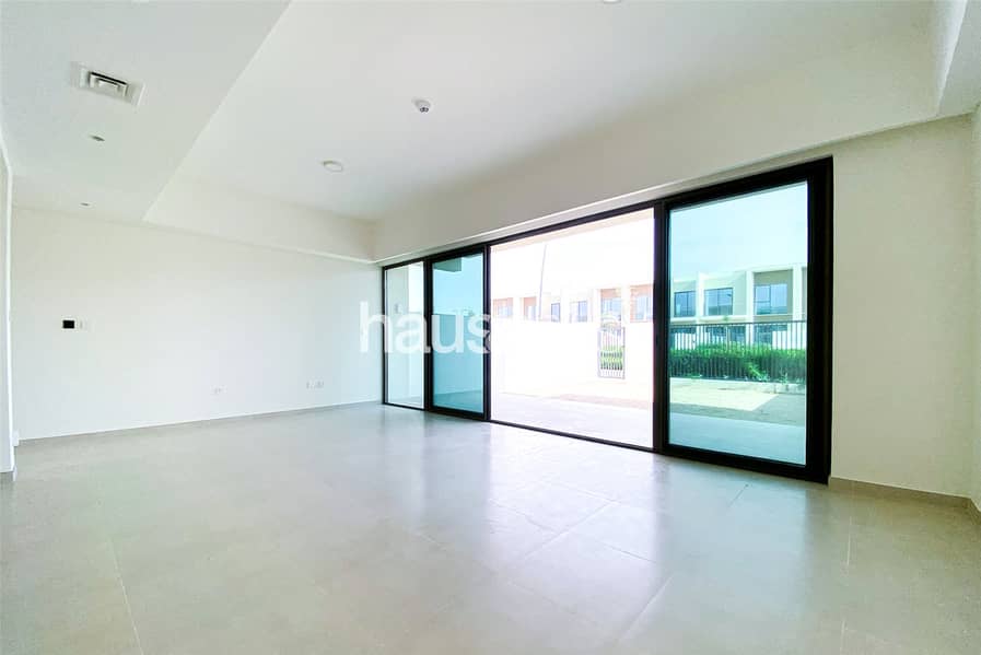 Single Row | 3 chqs | Pets Allowed | Open Plan Single Row | 3 chqs | Pets Allowed | Open Plan