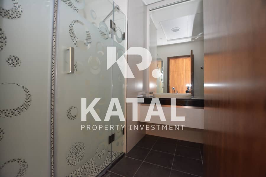 27 The Gate Tower 2, The Gate Tower, Shams Gate District, Al Reem Island, Abu Dhabi,Reem Mall 012. JPG