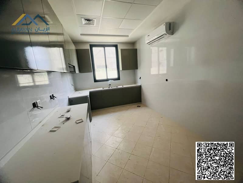 10 8c028f94-edf1-4fd9-852c-7605ce2ae7b7. jpg