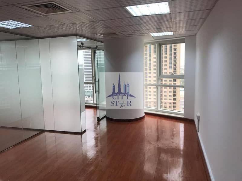 Office with partitions next to Metro