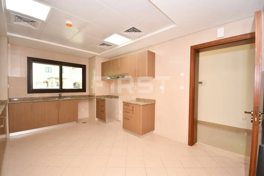 4 Internal Photo of 3 Bedroom Villa in Al Salam Street Bloom Gardens Abu Dhabi UAE (10). jpg