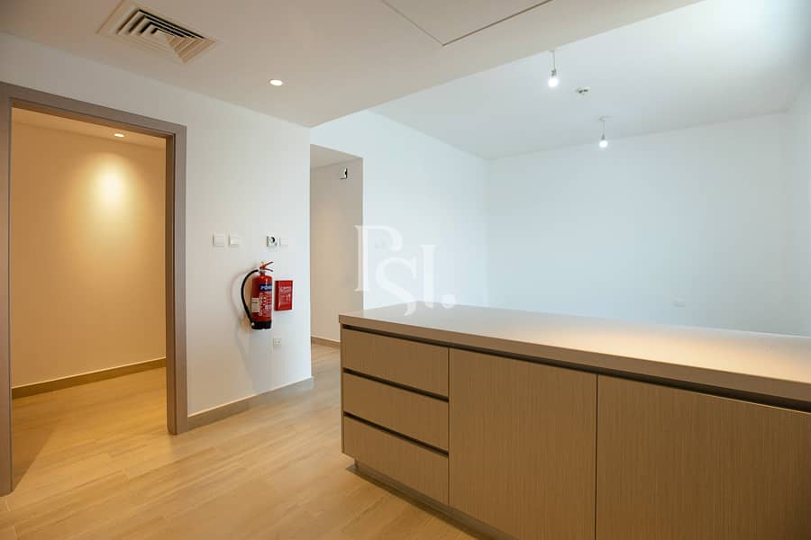 7 water-edge-yas-island-abu-dhabi-kitchen (2). JPG