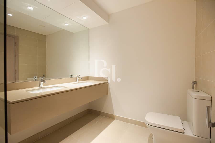 12 water-edge-yas-island-abu-dhabi-bathroom (3). JPG
