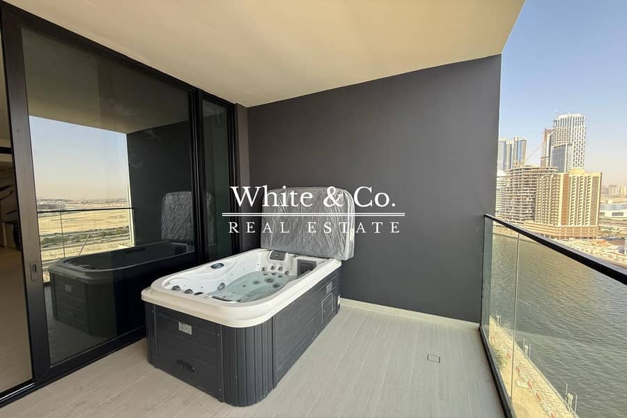 Studio | Vacant Now | Burj Khalifa View Studio | Vacant Now | Burj Khalifa View