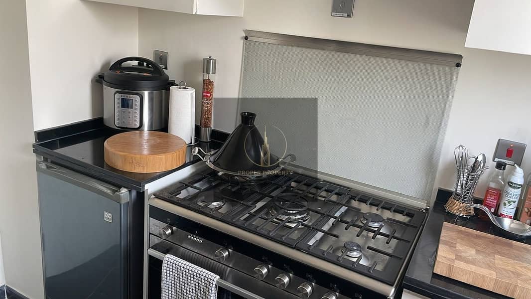25 Left side of Kitchen from sink. jpeg