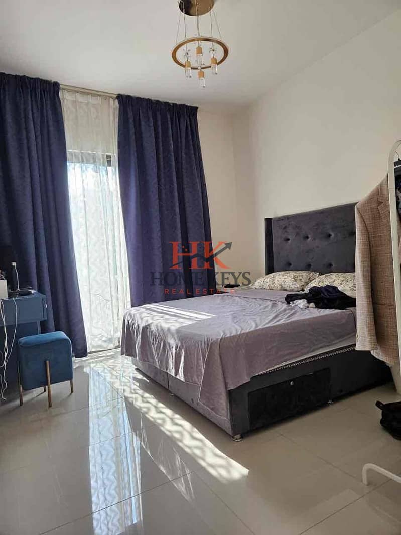 4 3cafc987-ac92-454e-baa1-0187861ed09d. jpg