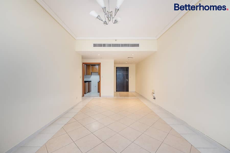 High Floor | Closed Kitchen | Spacious High Floor | Closed Kitchen | Spacious