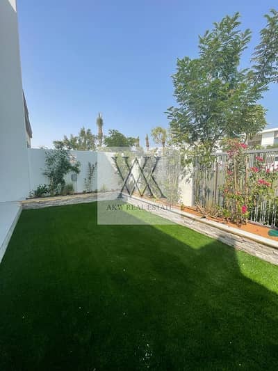 Next to Corner | Ready to Move | Close to Amenities