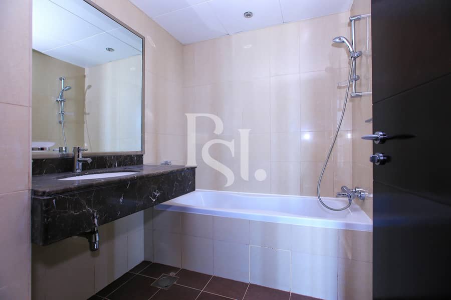 8 3BRM-Unit-4301-Sun-Tower-Shams-Abu-Dhabi-Al-Reem-Island-Abu-Dhabi-UAE (16). jpg