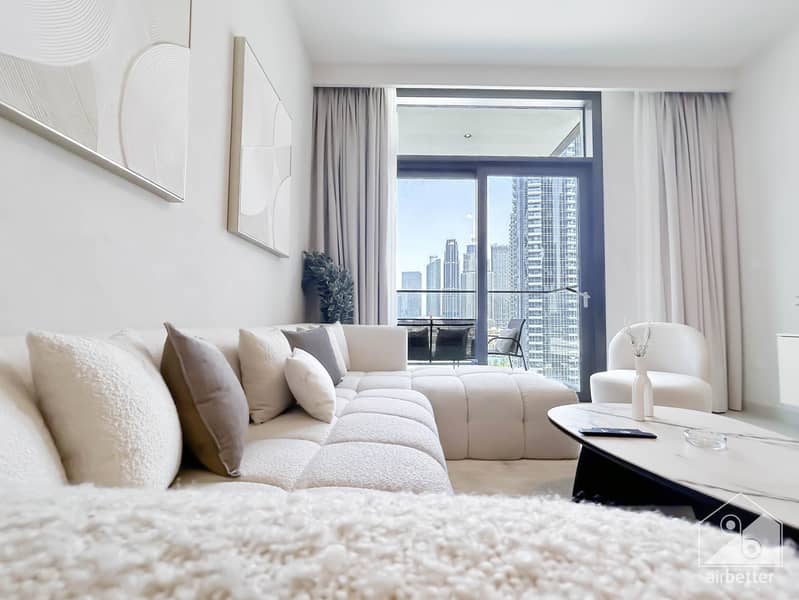 2 Crown Tower - 1207 - Living -4. jpg