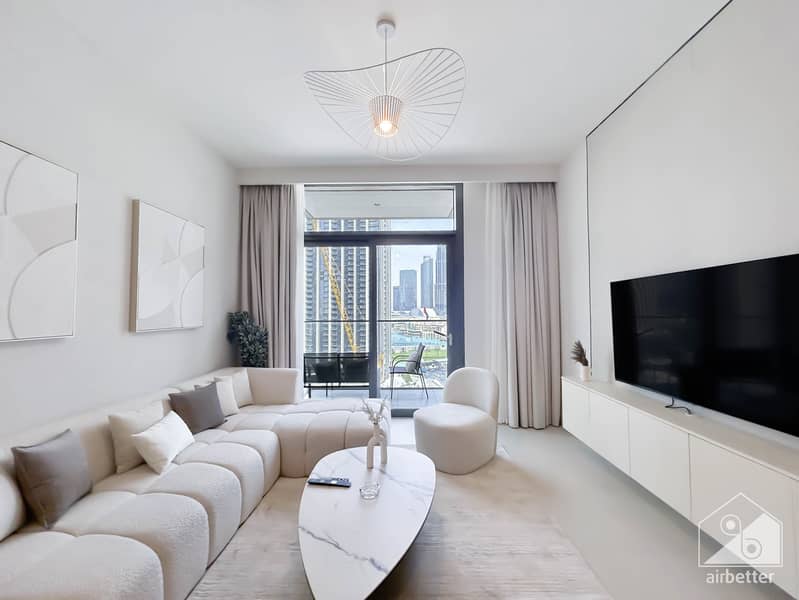 3 Crown Tower - 1207 - Living -5. jpg