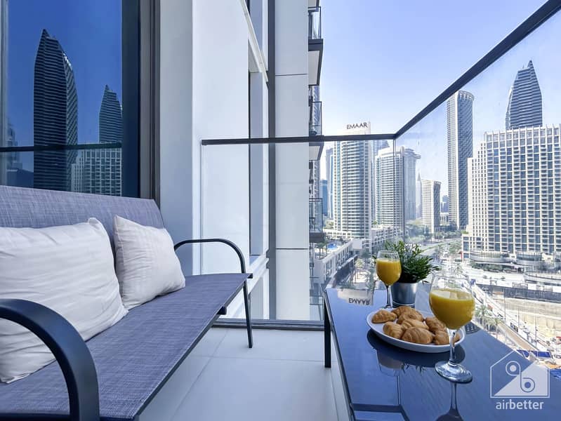 12 Crown Tower - 1207 - Living -8. jpg