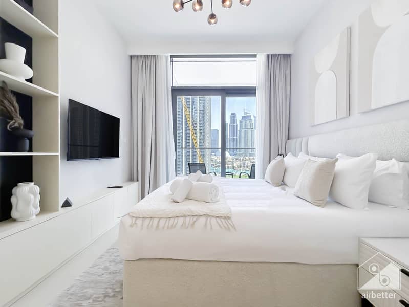 16 Crown Tower - 1207 - Room 1 -1. jpg