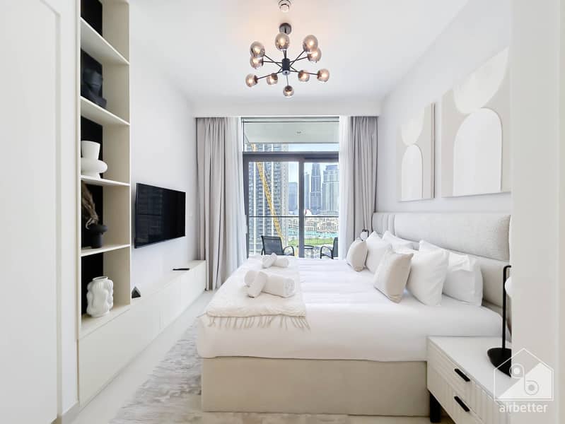 17 Crown Tower - 1207 - Room 1 -2. jpg