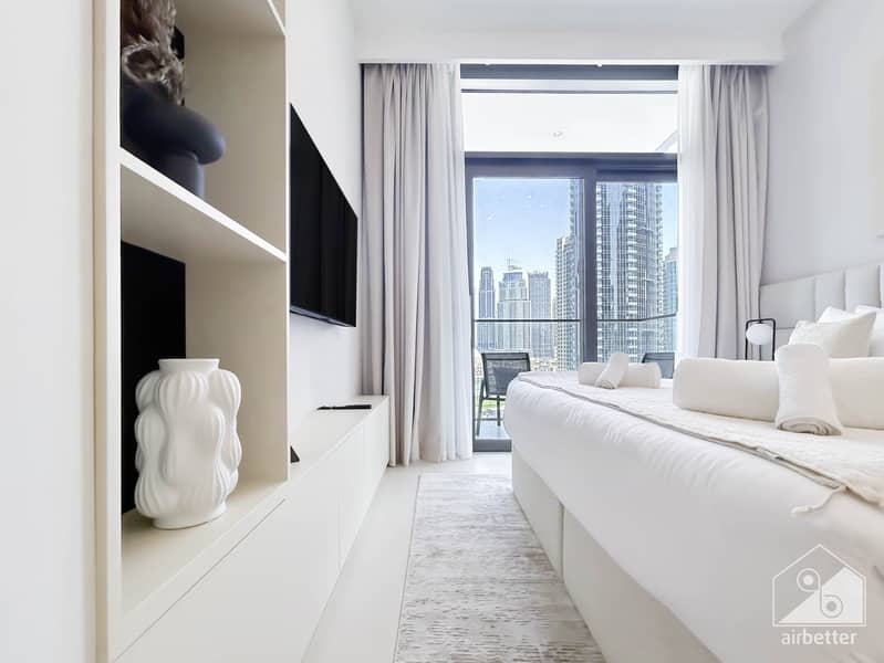 20 Crown Tower - 1207 - Room 1 -5. jpg