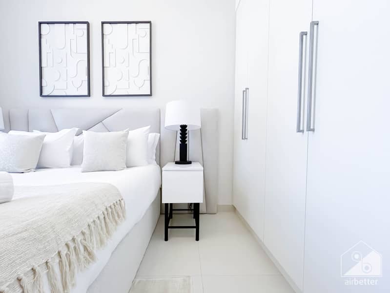 30 Crown Tower - 1207 - Room 2 -3. jpg