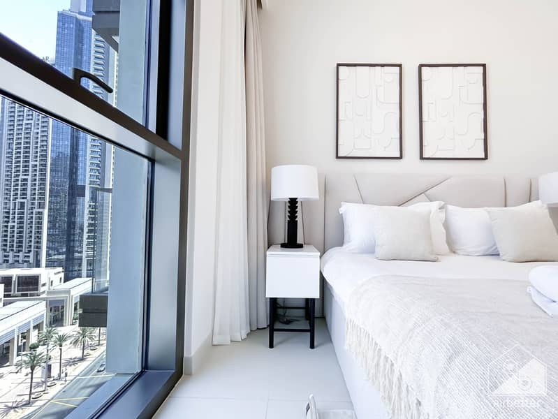 38 Crown Tower - 1207 - Room 2 -11. jpg