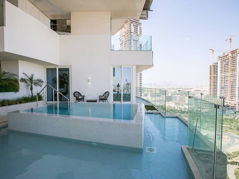 EXCLUSIVE l FIVE Star 2 Bed With Terrace and Pool