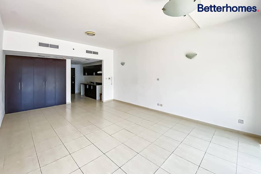 Vacant Now | Pool View | Spacious Vacant Now | Pool View | Spacious