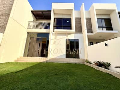 3 Bedroom Townhouse for Rent in DAMAC Hills 2 (Akoya by DAMAC), Dubai - R2MB / Closed Kitchen / Big Roof Terrace /Upgraded