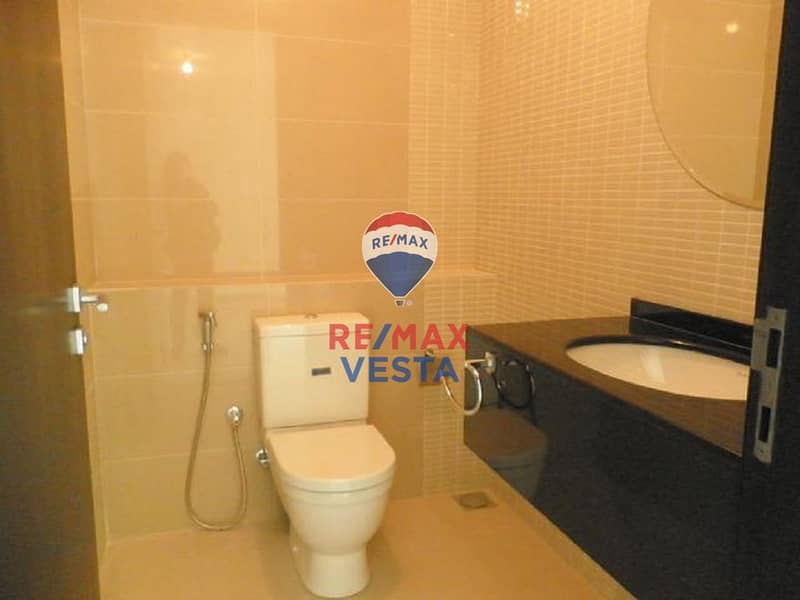 12 guest bathroom. jpeg