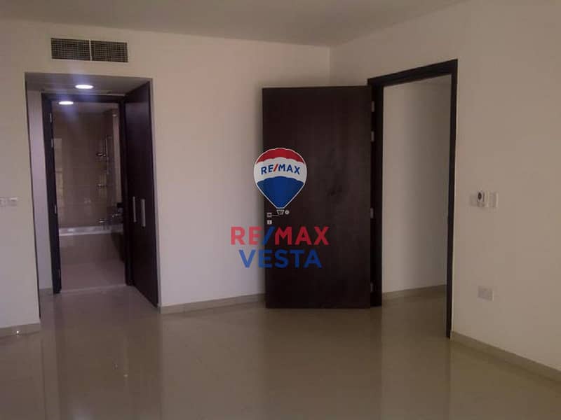 17 living room 2. jpeg