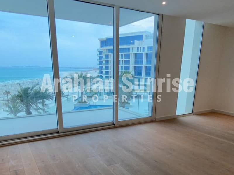 11 Mamsha-Al-Saadiyat-3BR-T9-303-Living-2. jpg