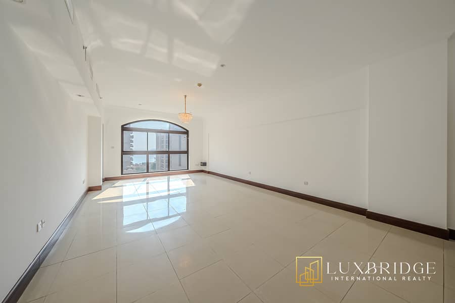 Spacious | Prime Location | Vacant in End February Spacious | Prime Location | Vacant in End February
