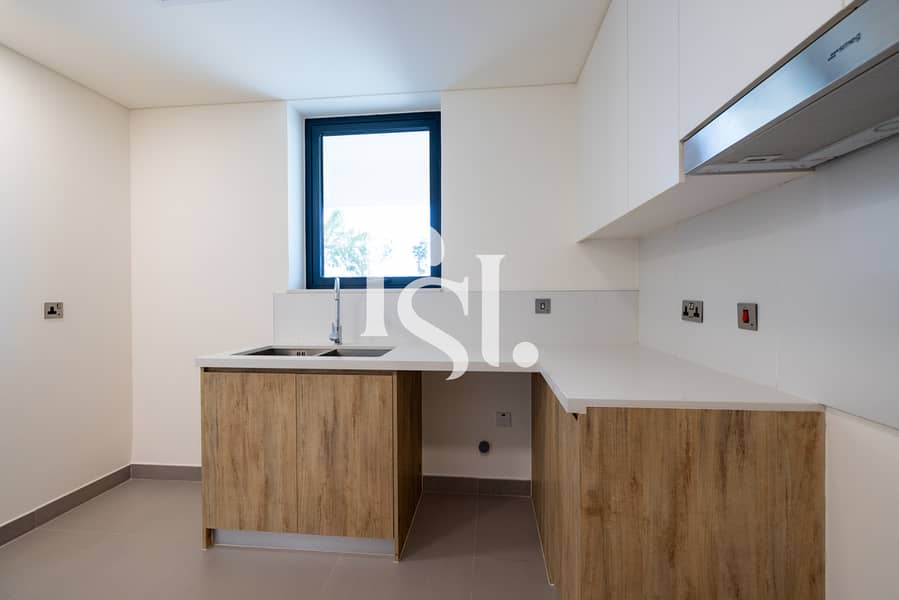 8 3brm-townhouse-noya-viva-yas-lsland-abu-dhabi-7. jpg