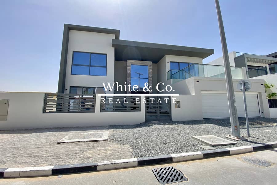 Single Row Unit | Large Layout | Elevator Single Row Unit | Large Layout | Elevator