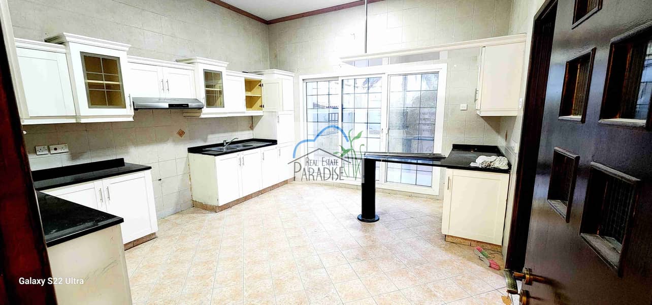 Available semi independent 4 bedroom all master pvt entrance /maid room/laundry room/private garden front /backyard lawn/shared s/pool rent in mirdif - Image 9