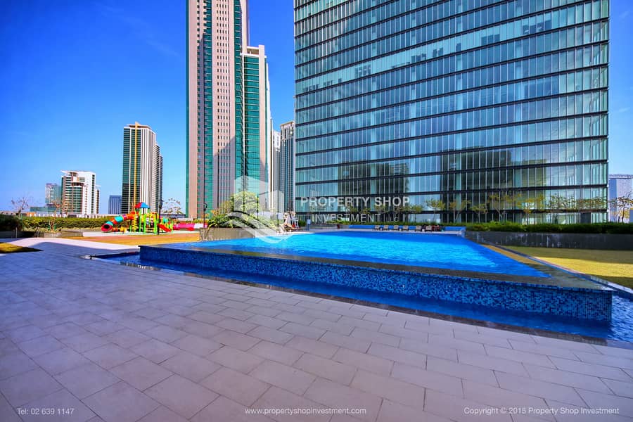 10 abu-dhabi-al-reeem-island-marina-square-rak-tower-community-podium. JPG