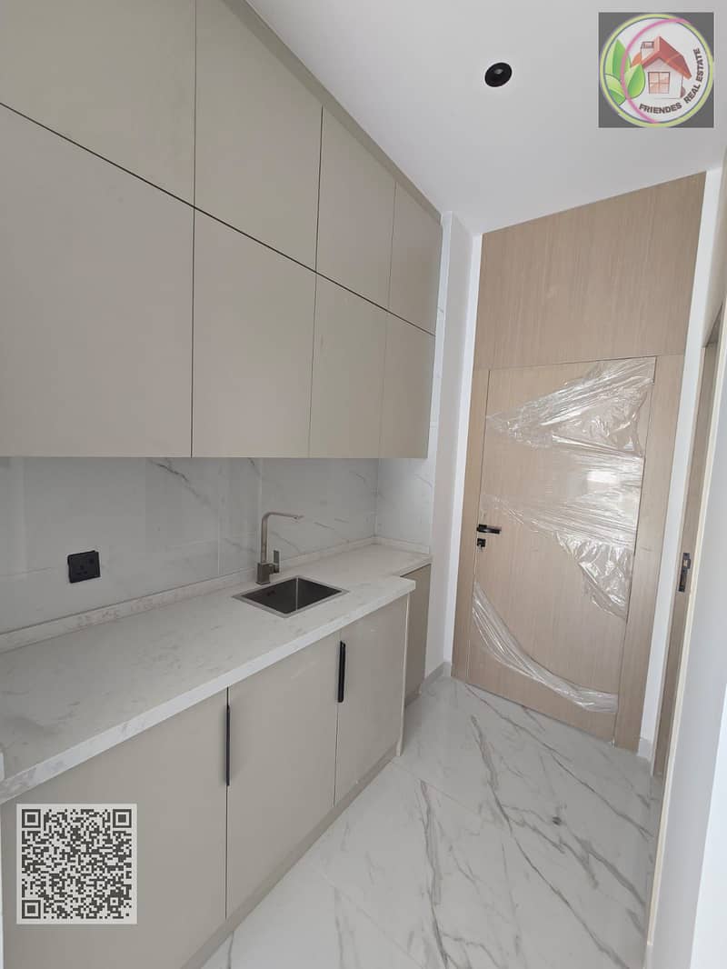 15 2027a2ae-7161-409d-a422-7fa7fa93cc9e. jpg