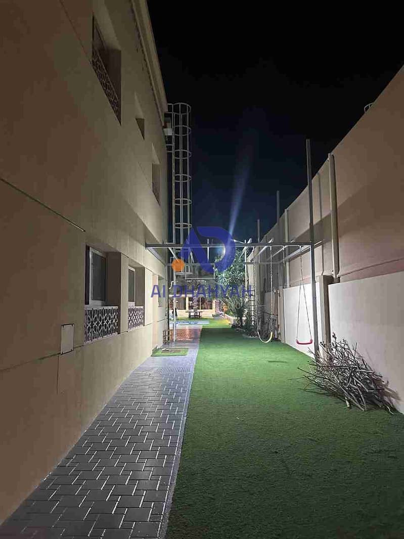 11 1000196429. jpg