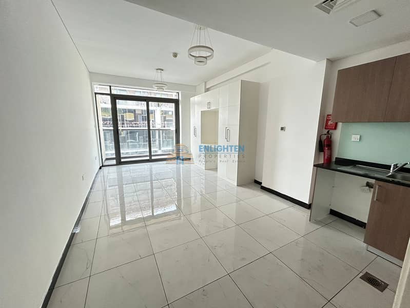 Bright | Well Maintained | Vacant | Prime Location Bright | Well Maintained | Vacant | Prime Location