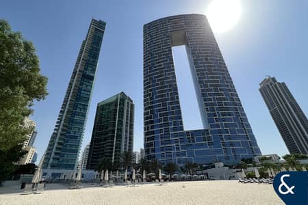 朱美拉海滩住宅（JBR）， 迪拜 1 卧室单位待租 - 位于朱美拉海滩住宅（JBR），朱美拉谦恭度假酒店和水疗中心，朱美拉门户2号大厦 1 卧室的公寓 190000 AED - 11402219