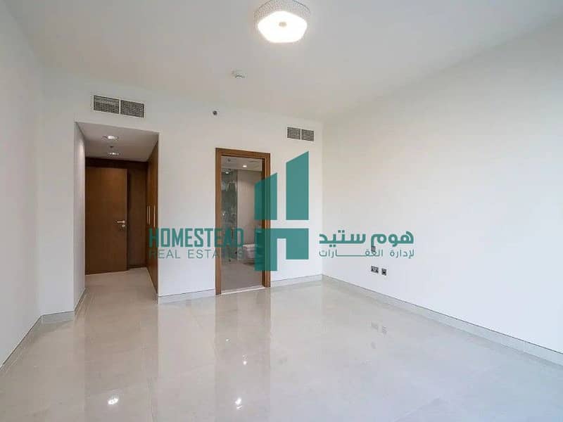 10 59f2a3f7-8aed-4203-b384-d3d8d7140aa4. jpg