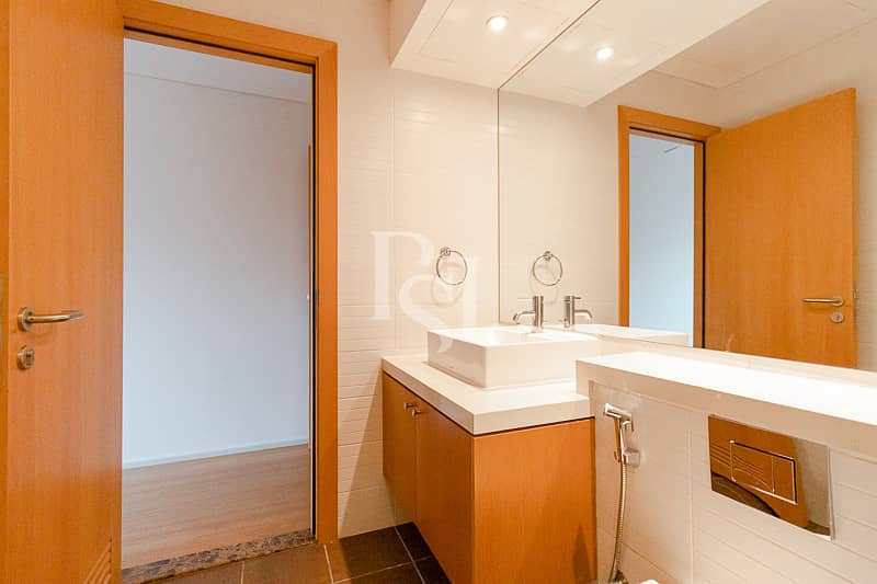 9 al-raha-beach-muneera-abu-dhabi-bathroom (8). JPG