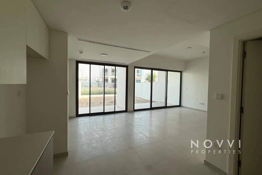 Single Row | Brand New | Moden Open Plan Single Row | Brand New | Moden Open Plan