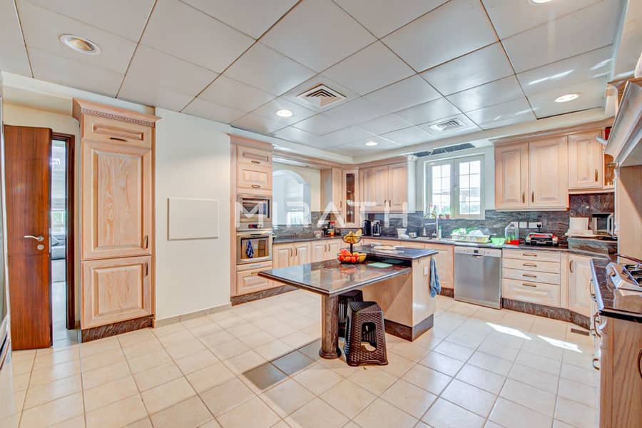 9 Kitchen 3. jpeg