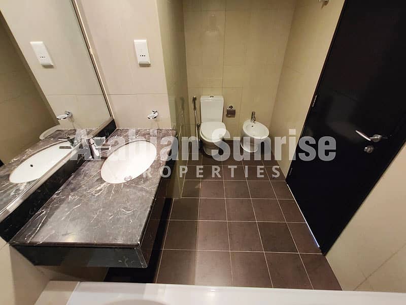 5 Sun-Tower-3BR-2806-Bathroom-1972sft. jpg