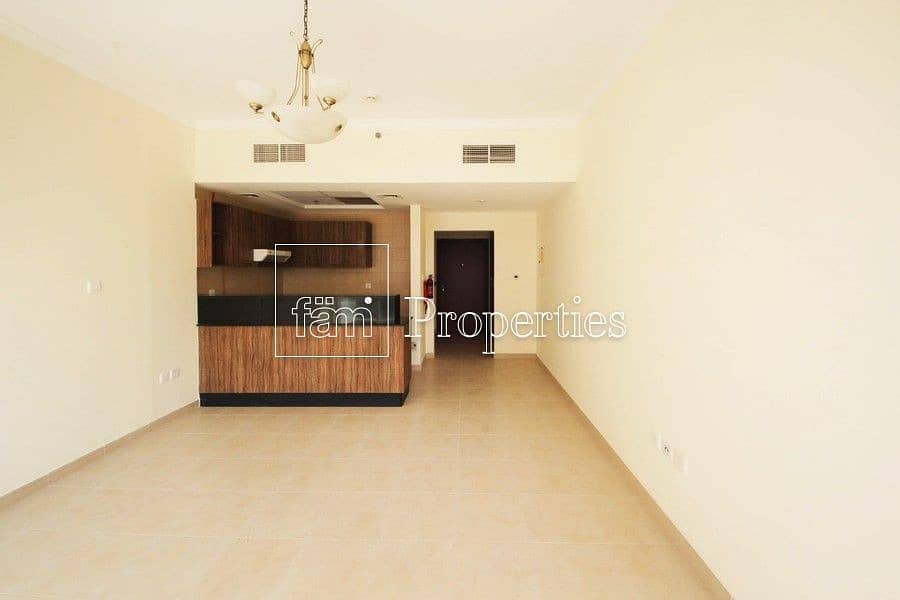 Well Maintained studio in 2 Min to Dubai Mall