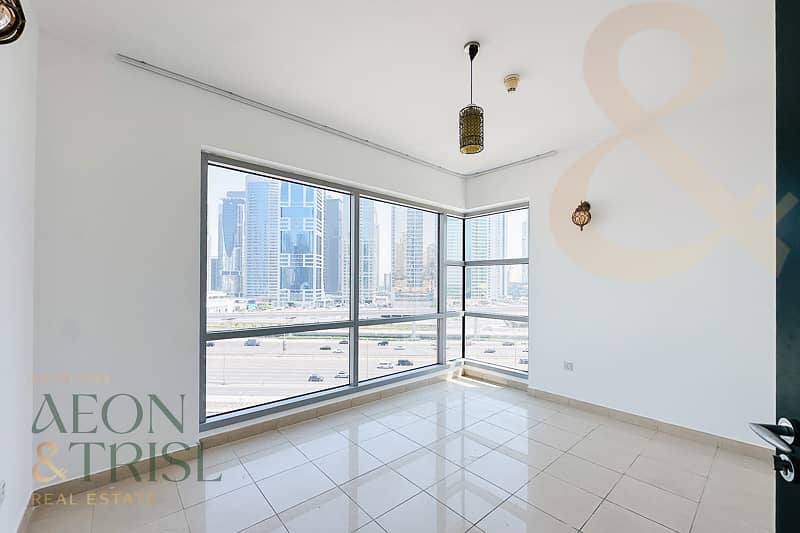 Wooden Floors| Bright Unit |1m to Metro | 110k Wooden Floors| Bright Unit |1m to Metro | 110k