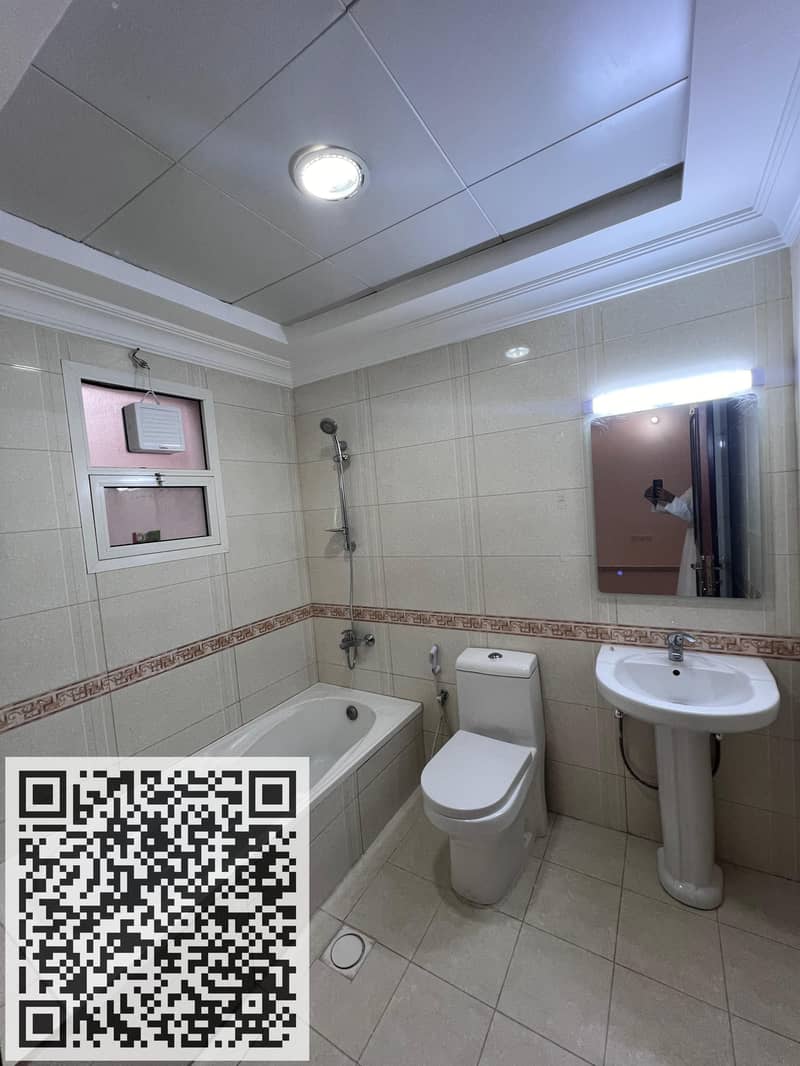 13 02df723b-9acf-47b8-ba98-7a1e771ec345. jpg