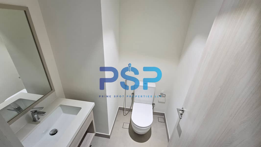 16 Guest washroom 1. jpg