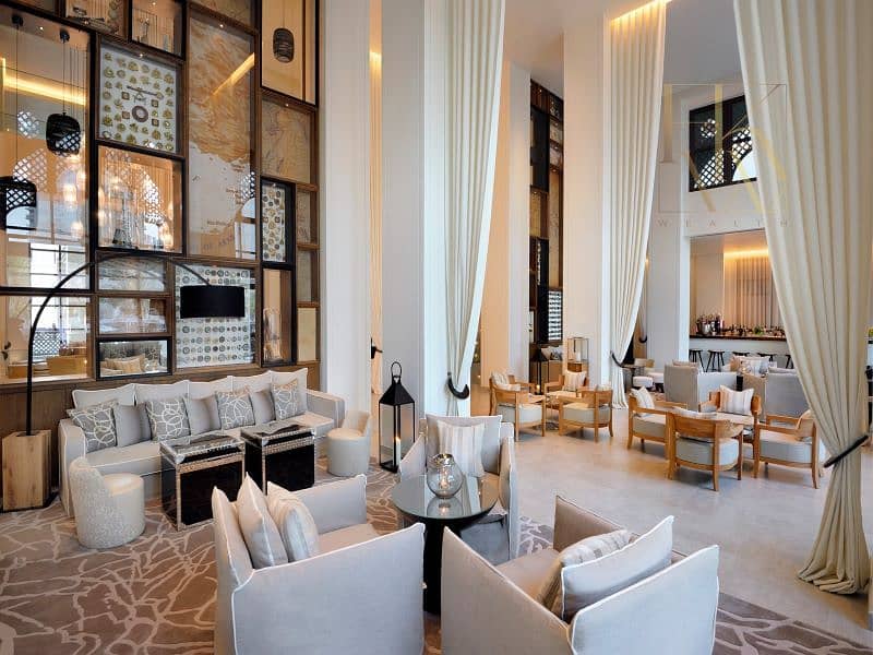 8 380px-X-400px-Restaurant-Image. jpg