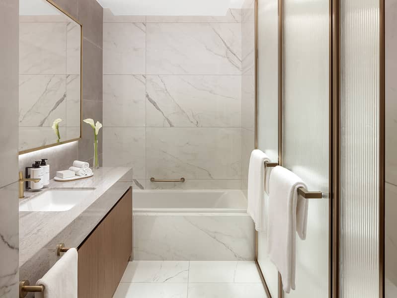 7 Ensuite bathroom. jpg