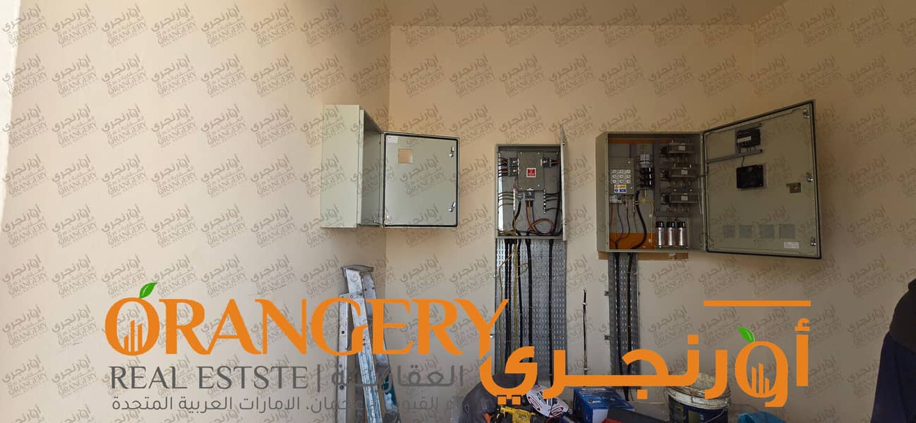 7 ORANGERY_YARD_02. png