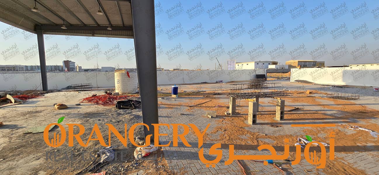11 ORANGERY_YARD_08. png