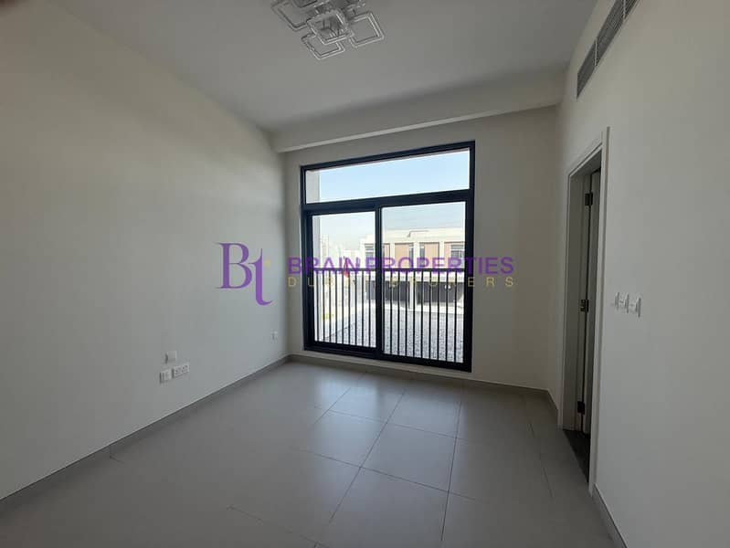 12 3-bedroom-villa-in-dubai-south-spacious (10). jpg